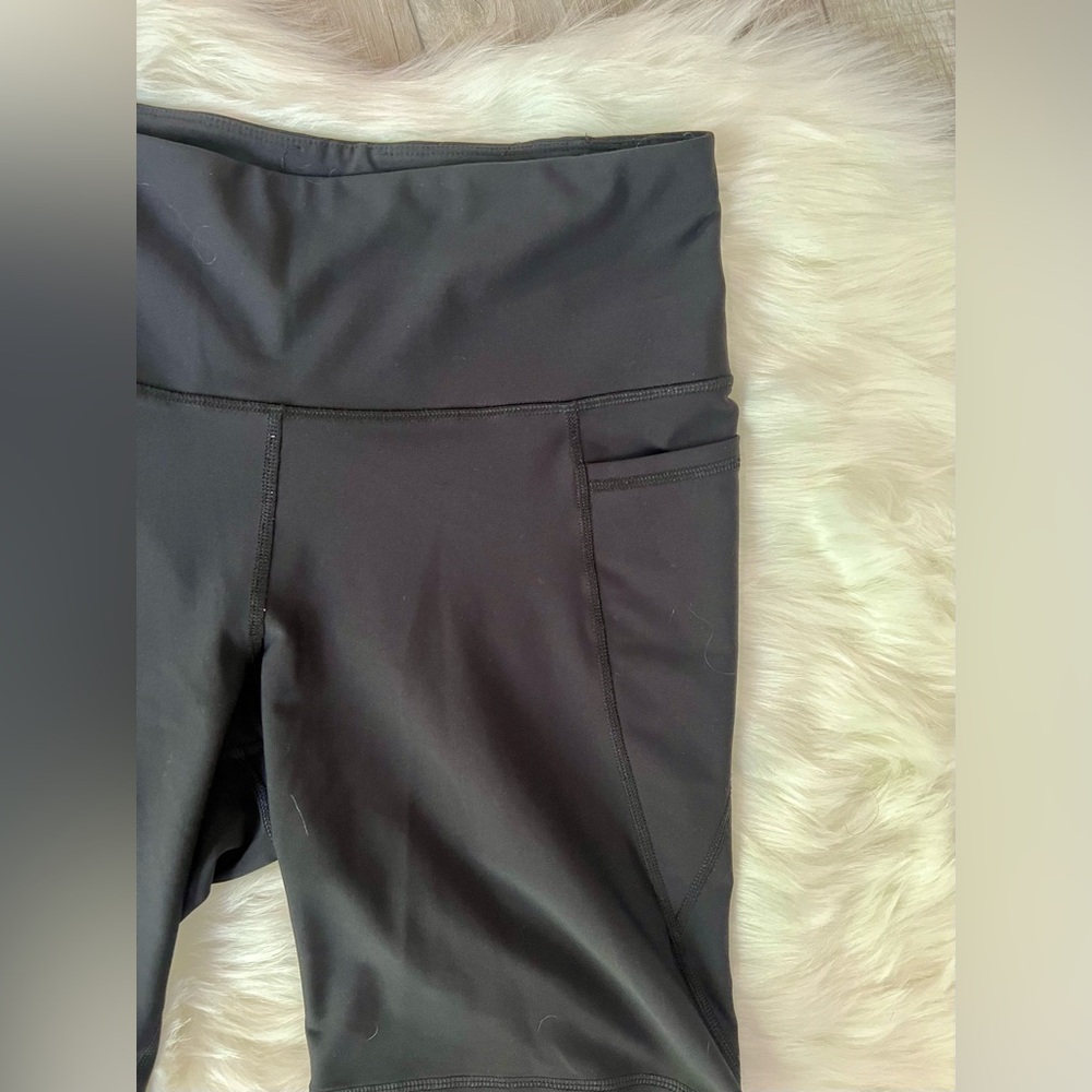 OLD NAVY | High Rise Go-Dry Athletic Bike Shorts with Pockets! (L) - Picture 2 of 5